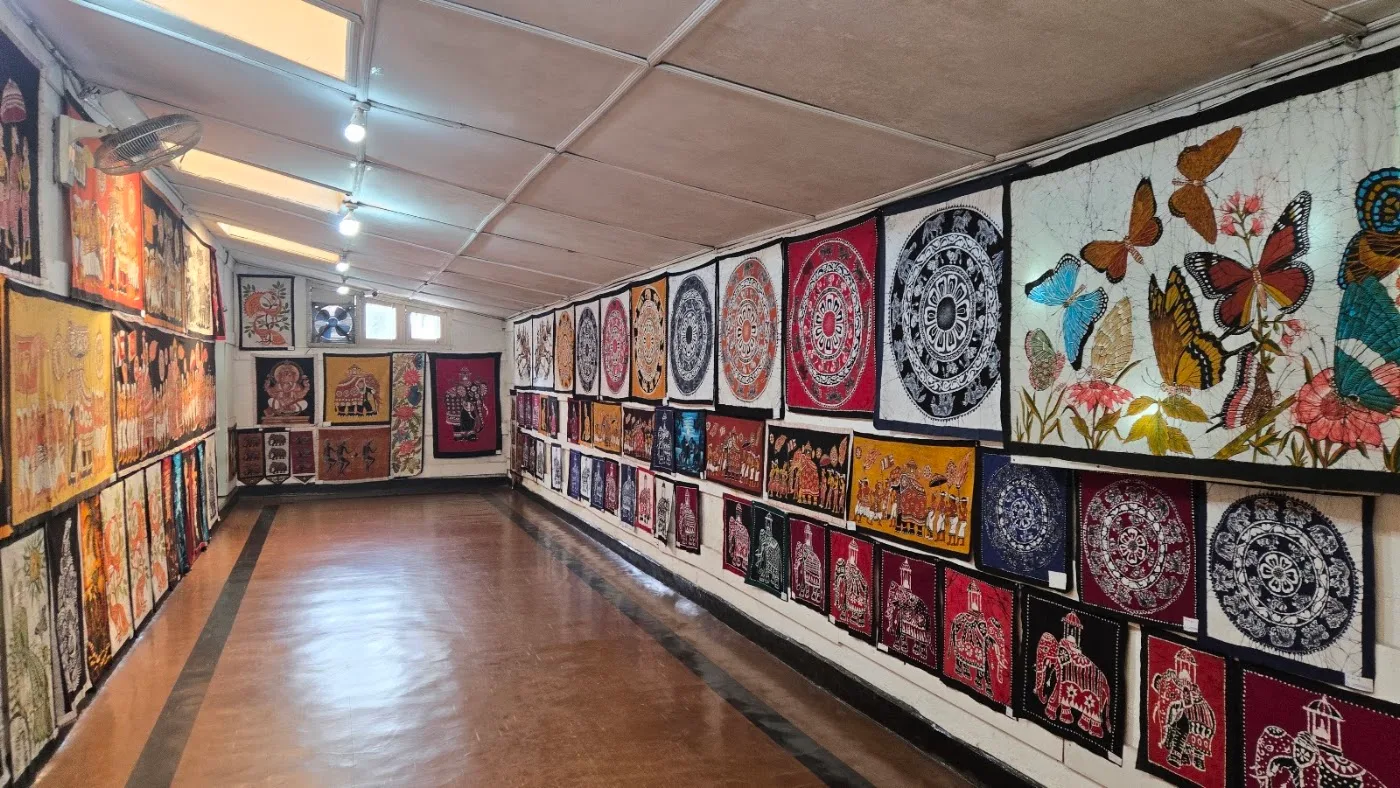 Visite d'un atelier de batik maître